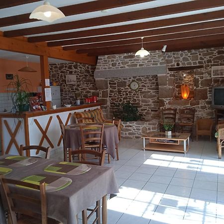 Chambres D'Hotes Le Petit Angle Saint-Broladre Dış mekan fotoğraf