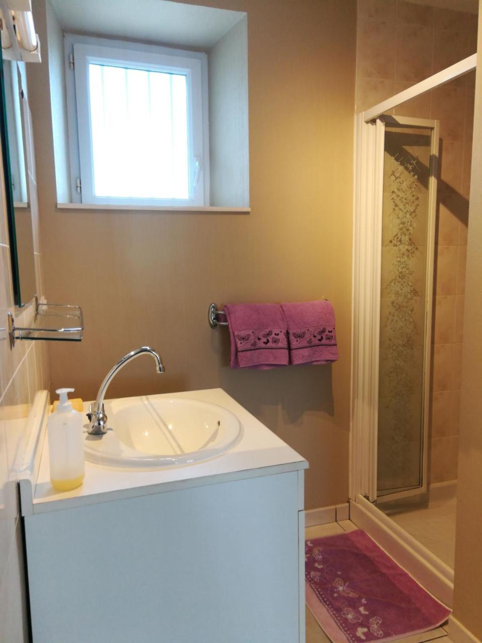 Chambres D'Hotes Le Petit Angle Saint-Broladre Dış mekan fotoğraf